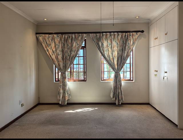 2 BEDROOM RETIREMENT UNIT FOR SALE IN BROMHOF